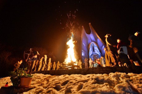 Emléktűz-gyújtással tisztelegtek az urivi áttörés 76. évfordulóján